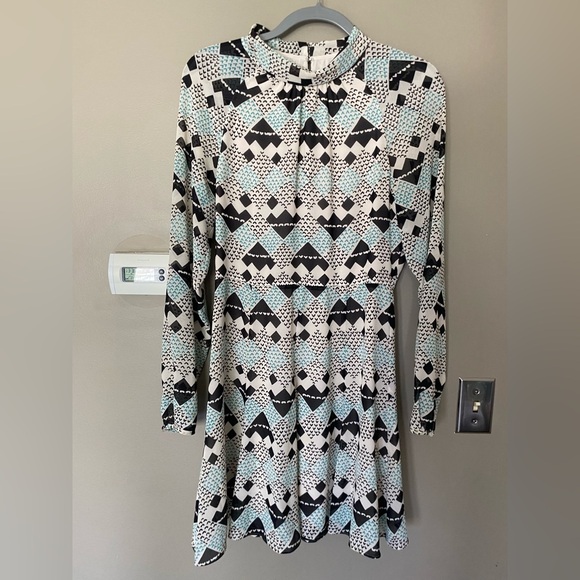 REISS Ardelle Geo Heart Mini Dress Long Sleeve Size 6 - Picture 7 of 12